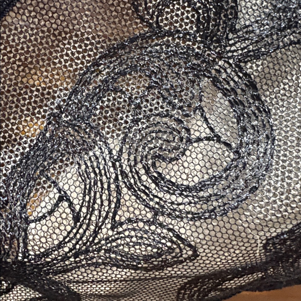 EUC Natori Black Lace Bra - Picture 3 of 7